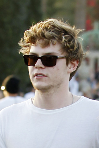 Evan Peters