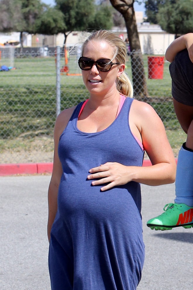 Kendra Wilkinson Pregnant