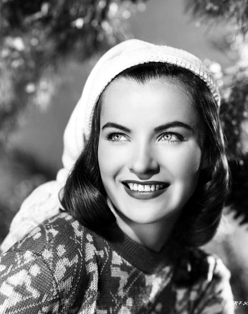 Ella Raines Weight Height Ethnicity Hair Color Eye Color