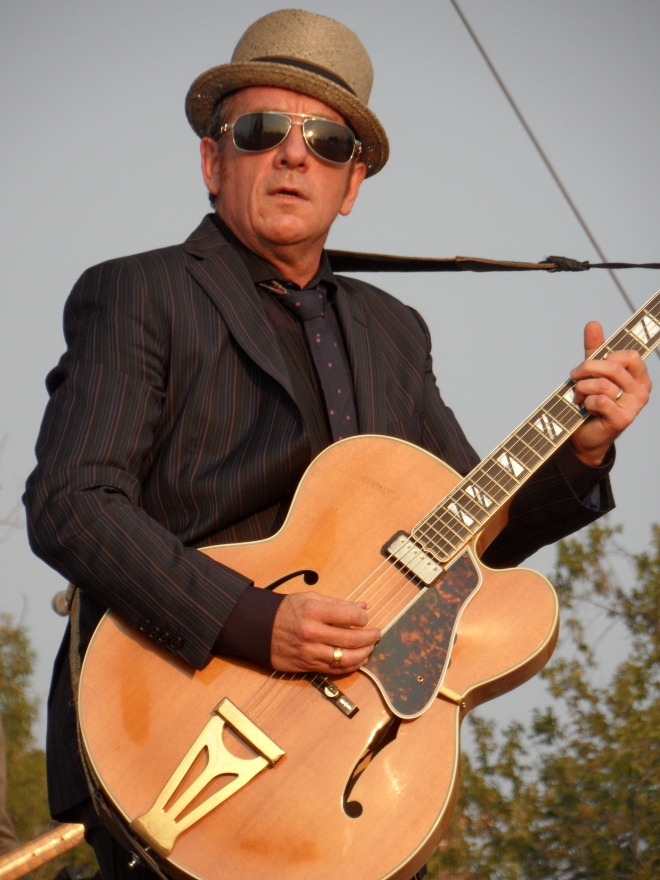 Elvis Costello Weight Height Ethnicity Hair Color Net Worth
