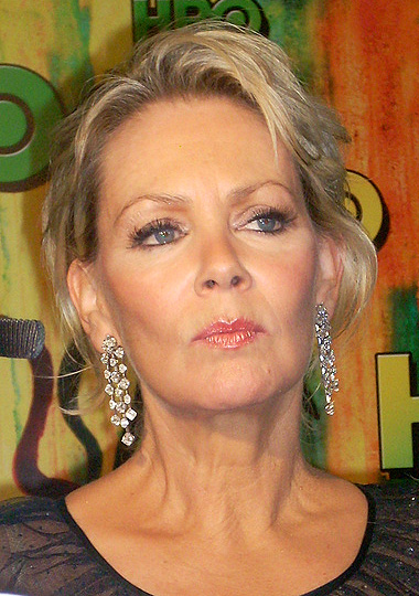Jean Smart Weight Height Ethnicity Hair Color Shoe Size