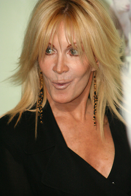 Joan Van Ark Weight Height Ethnicity Hair Color Eye Color