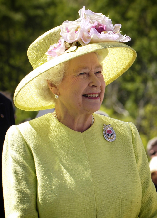 Queen Elizabeth II Weight Height Ethnicity Hair Color Eye Color