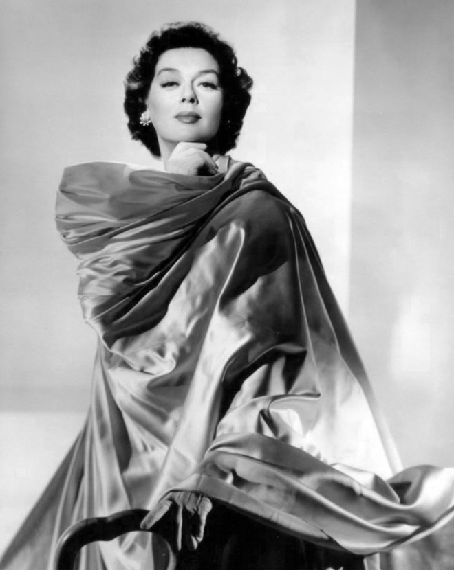 Rosalind Russell Weight Height Ethnicity Hair Color Eye Color