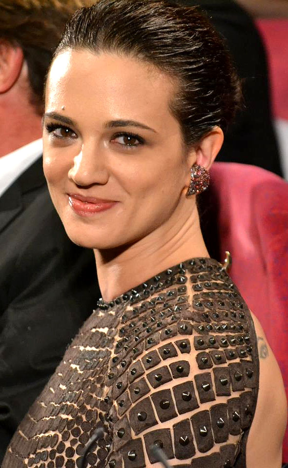 Asia Argento Weight Height Ethnicity Hair Color Shoe Size