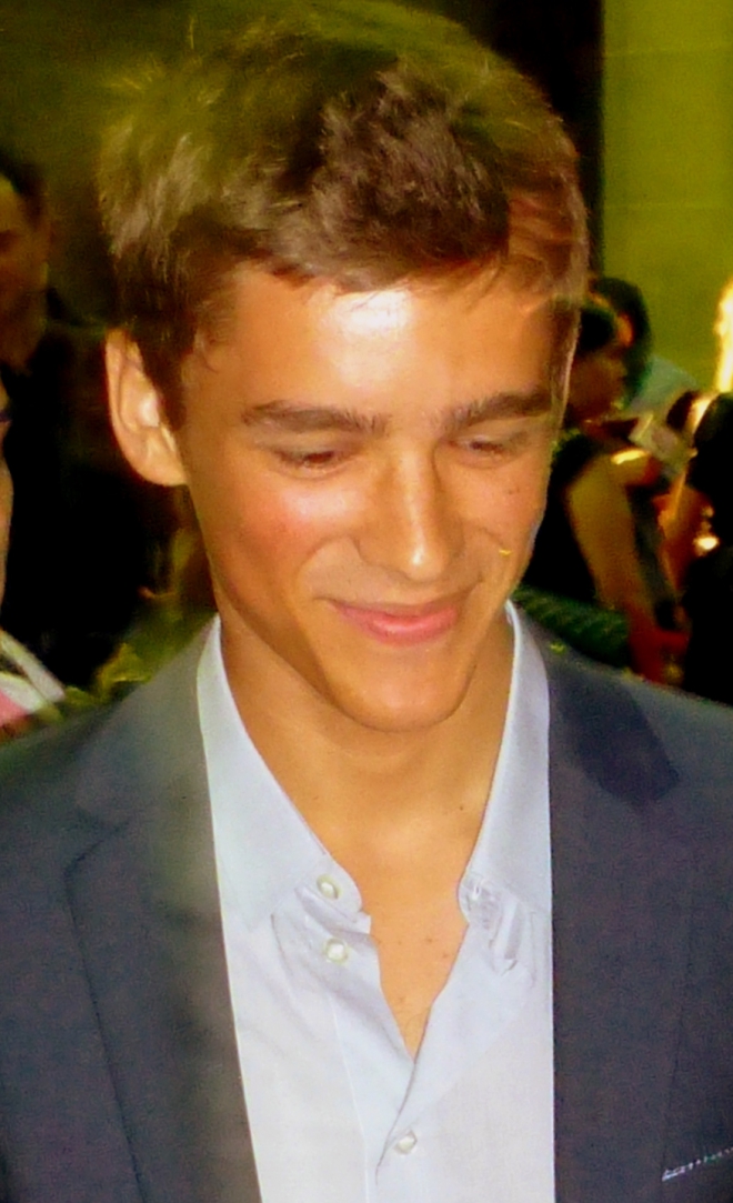 Brenton Thwaites Weight Height Ethnicity Hair Color Eye Color