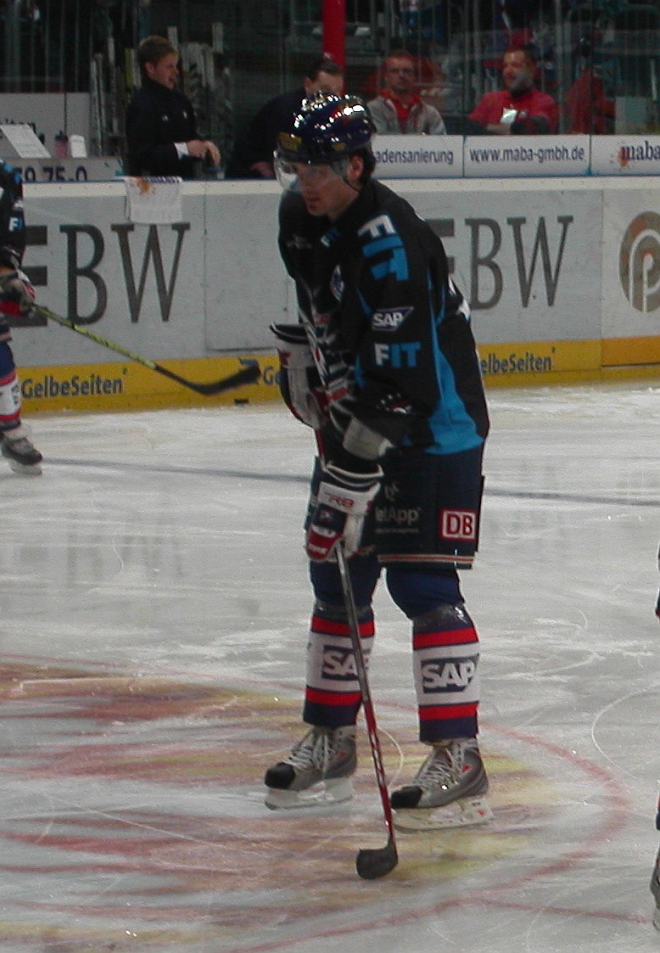 Colin Forbes (ice hockey)